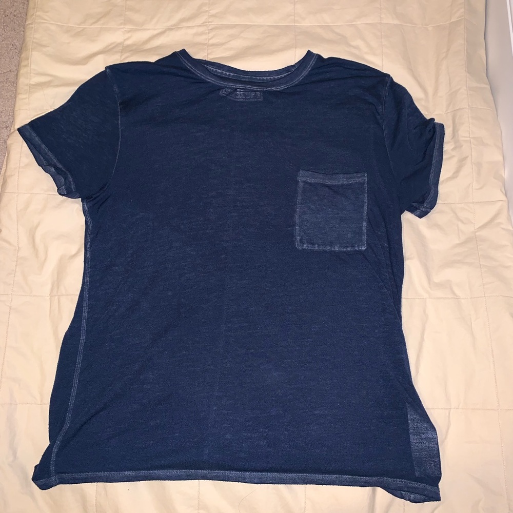 Abercrombie & Fitch -navy, flowy, top! Size Small!